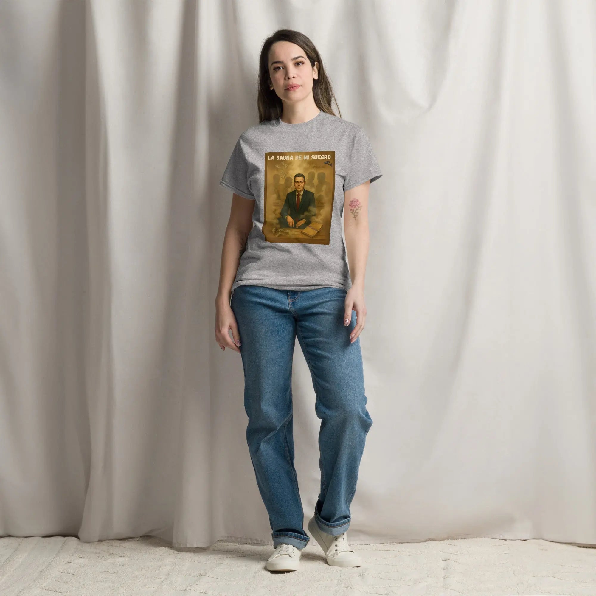 Comprar Camiseta La sauna de mi suegro - Pedro Sánchez Bandera España La Flamenca de Borgoña Patricia Muñoz VOX