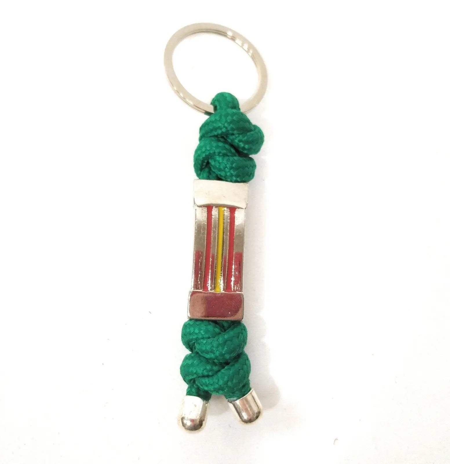 Comprar Llavero Bandera España nudos verde y esmalte Bandera España La Flamenca de Borgoña Patricia Muñoz VOX
