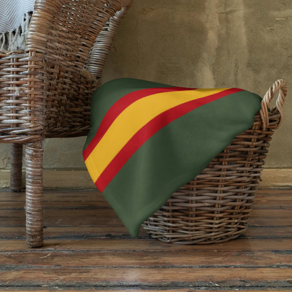Comprar Manta polar Cuerpo Jurídico Militar Bandera España La Flamenca de Borgoña Patricia Muñoz VOX