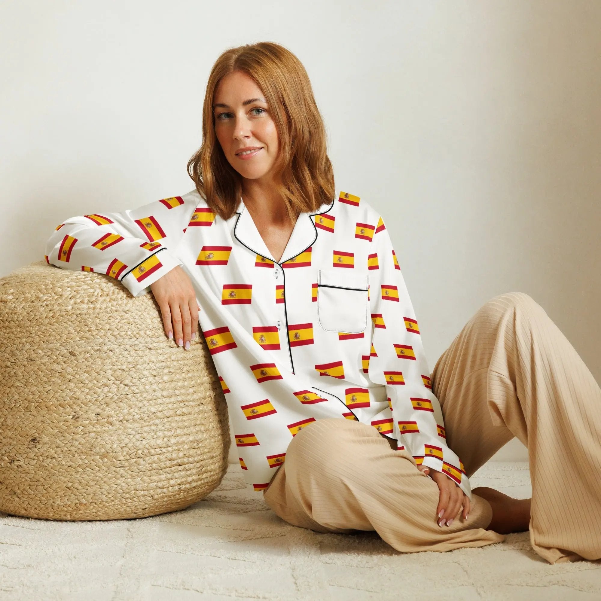 Comprar Pijama de manga larga Blanco Bandera España con ribete La Flamenca de Borgoña Bandera España